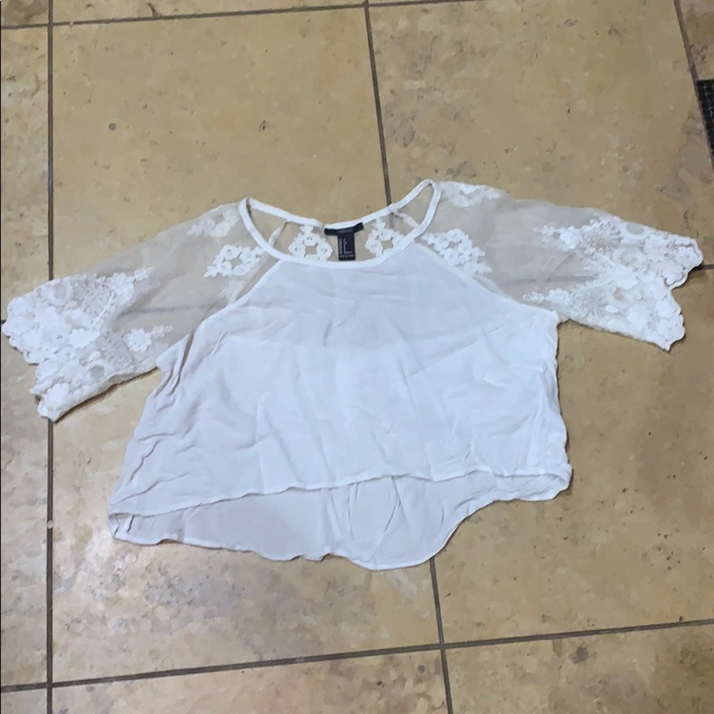 Cute whit forever 21 shirt